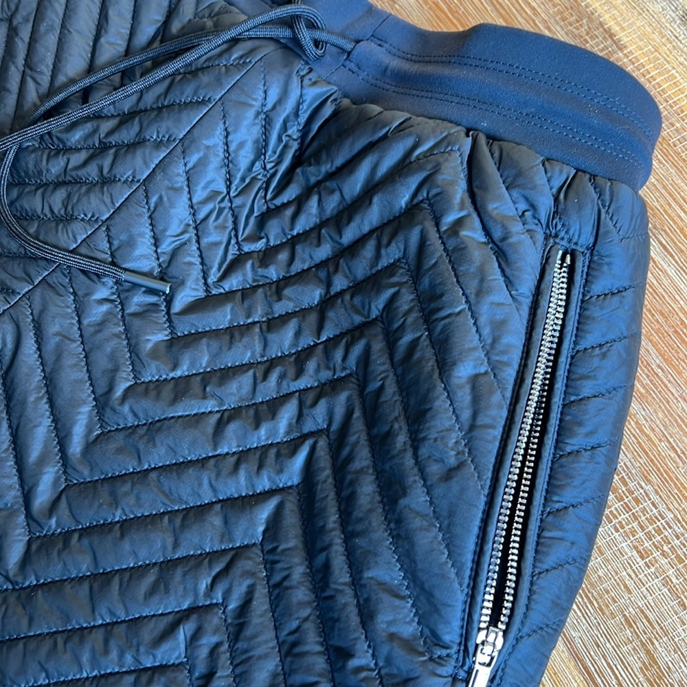 Athleta Apres Quilted Ski Shorts - Picture 4 of 6